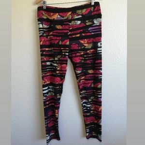 Black/Multicolor Leggings with Skulls and Roses